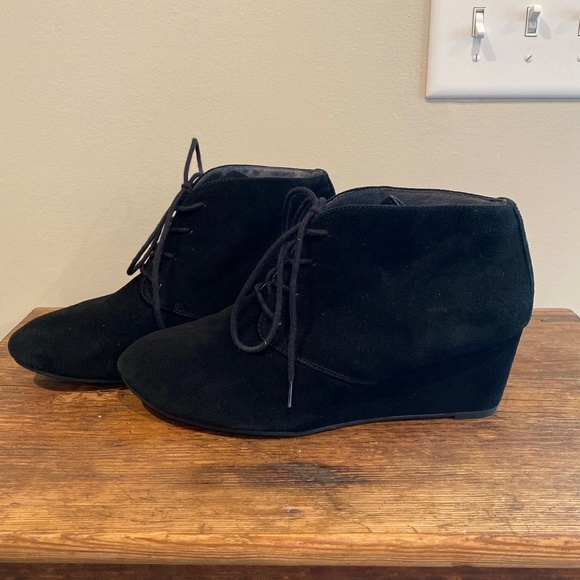 Vionic Black Suede Becca Wedge Lace Up Booties - Picture 1 of 7